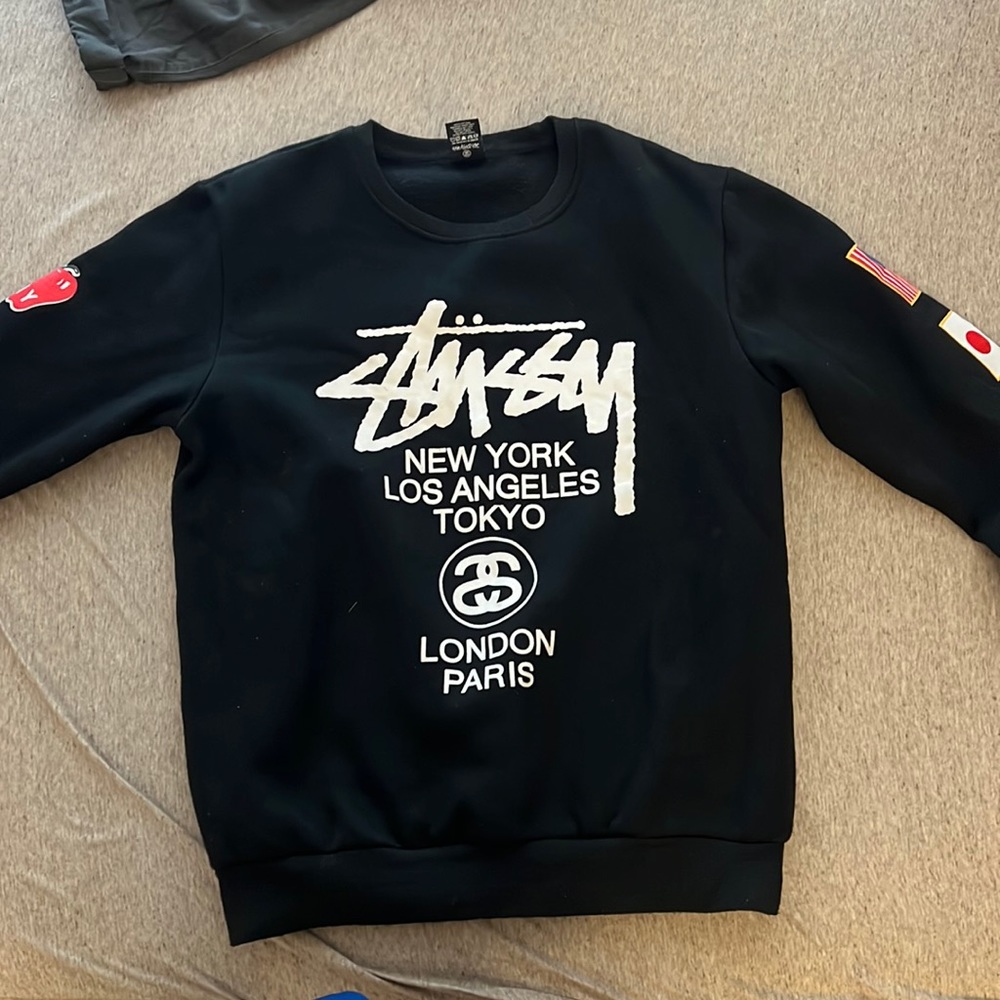 Black Stussy Hoodie, the shown size is XL, but I think it should be normal M